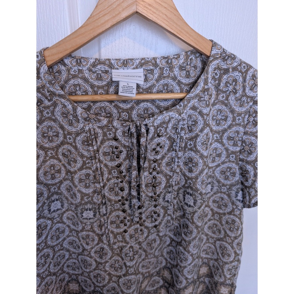 Liz Claiborne Medallion Print Studded Split Tie Neck Blouse Tan Gray Large